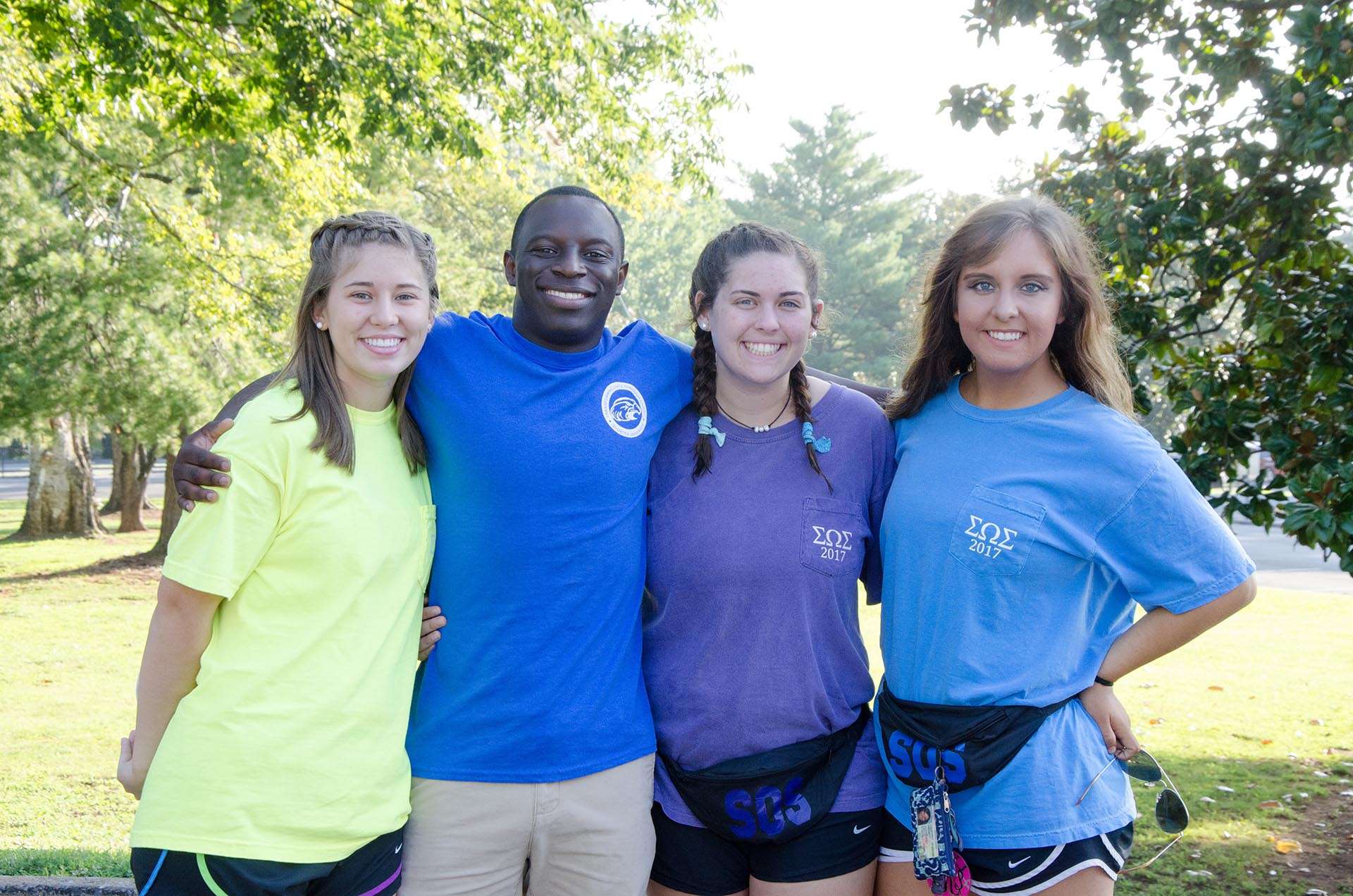 Smiling students during Move In Day.