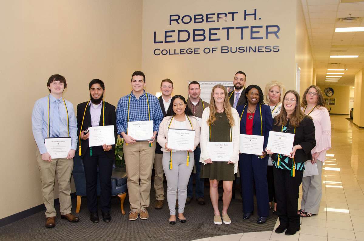 2018 Sigma Beta Delta inductees